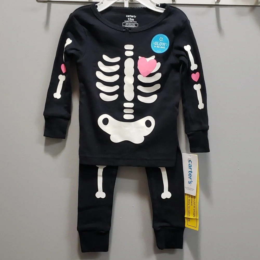 Carter's NWT Glow in the Dark Skeleton Shape with Pink Hearts 2-piece Pajama